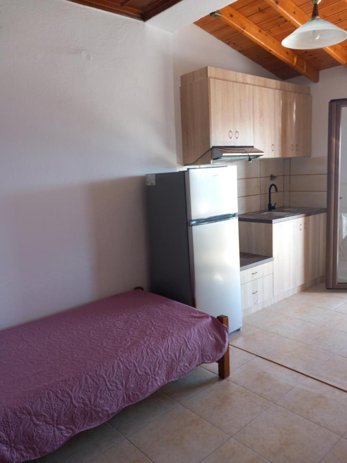 Katerinas Apartmens Skiathos Exterior photo