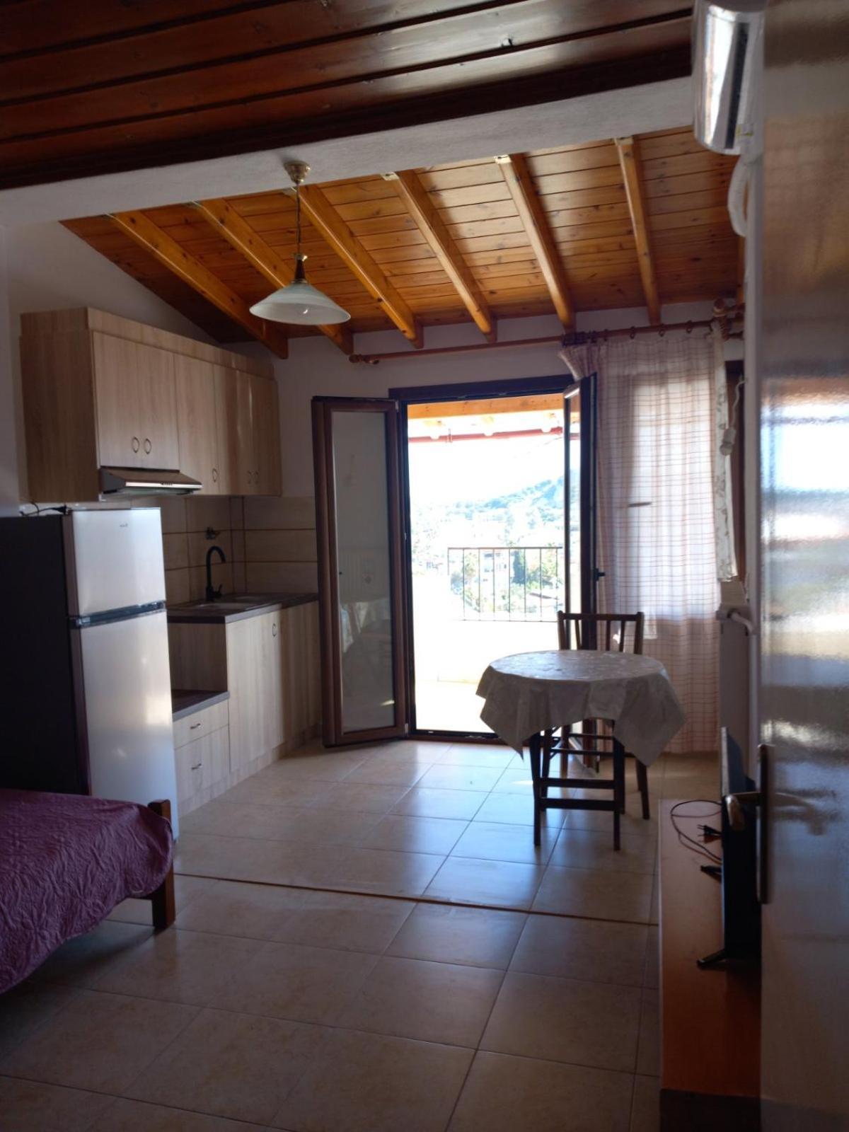 Katerinas Apartmens Skiathos Exterior photo