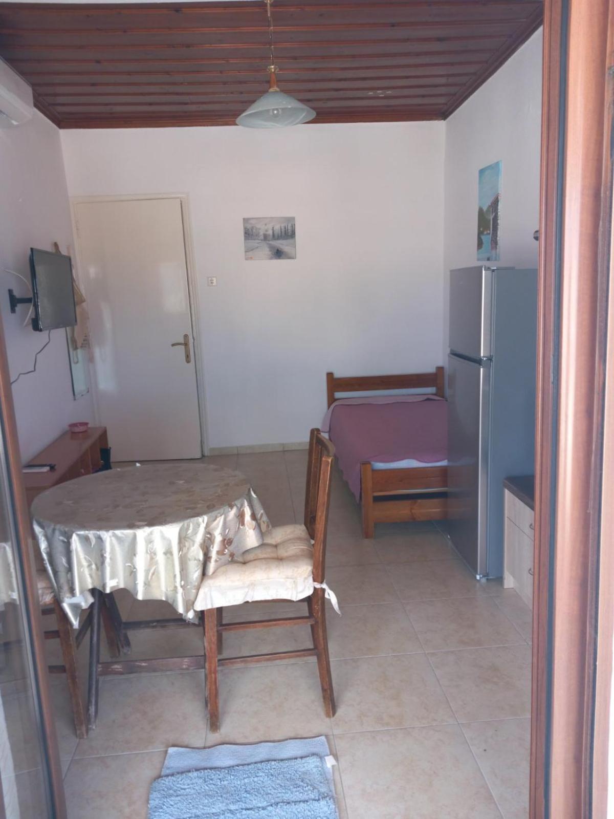 Katerinas Apartmens Skiathos Exterior photo