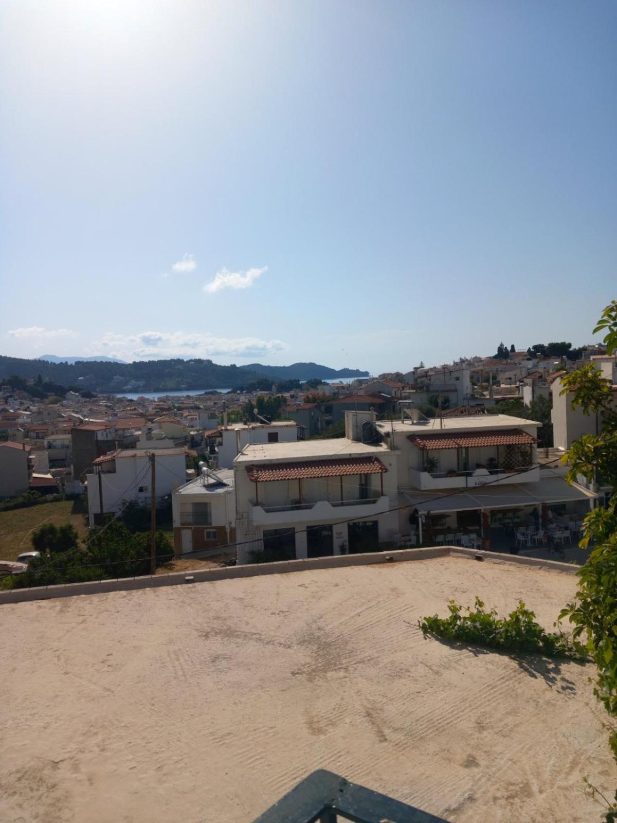 Katerinas Apartmens Skiathos Exterior photo