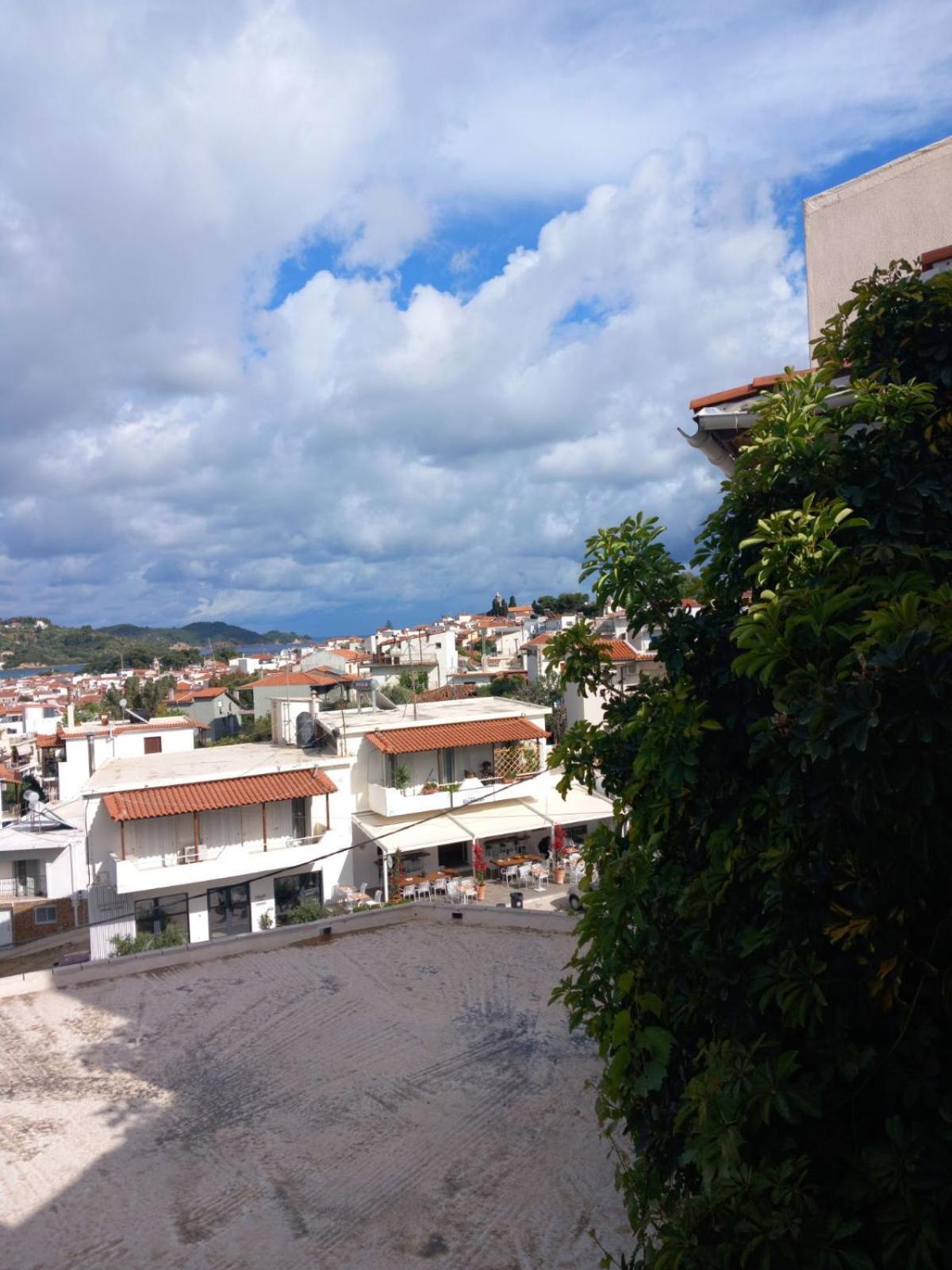Katerinas Apartmens Skiathos Exterior photo