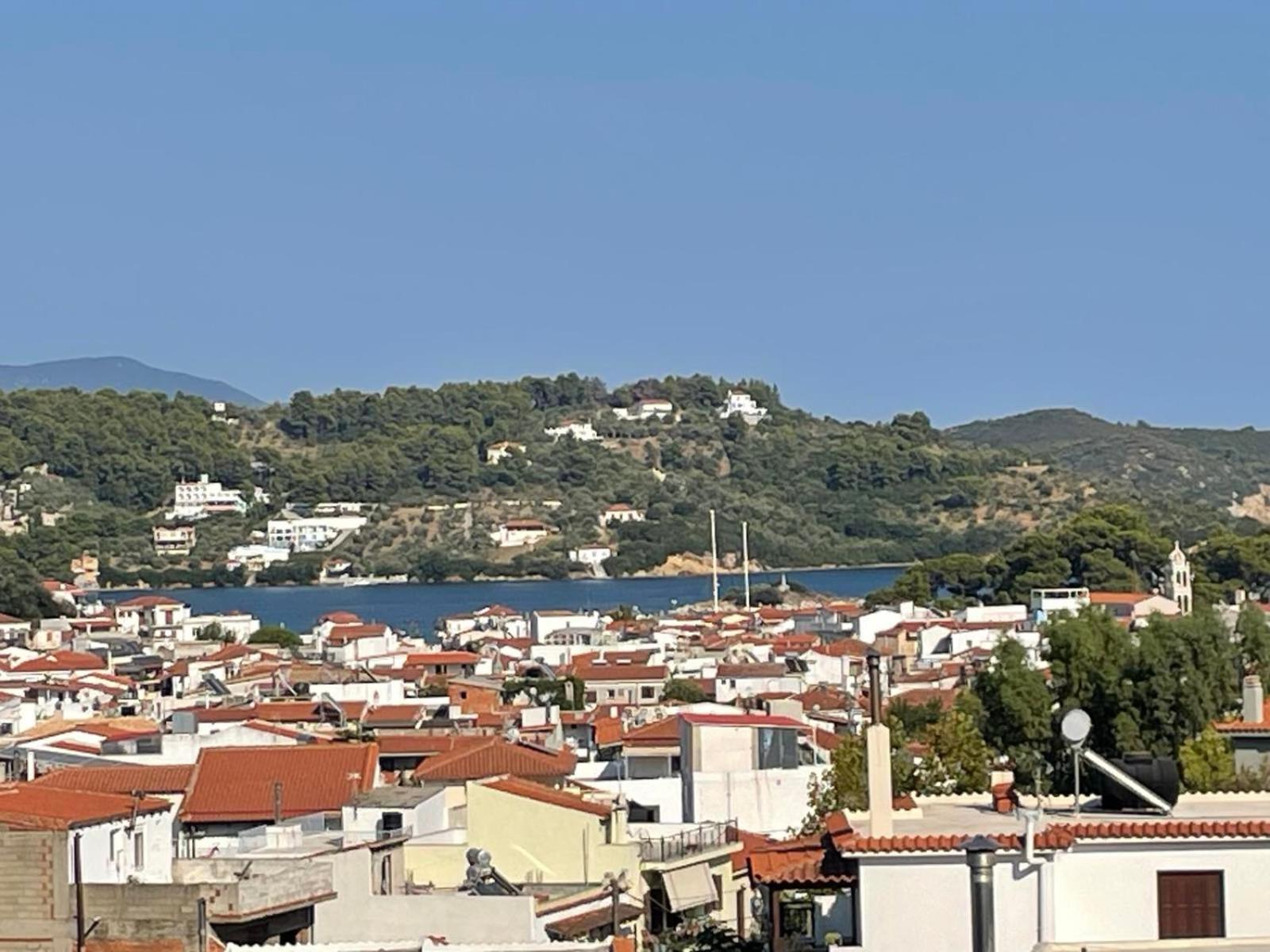 Katerinas Apartmens Skiathos Exterior photo
