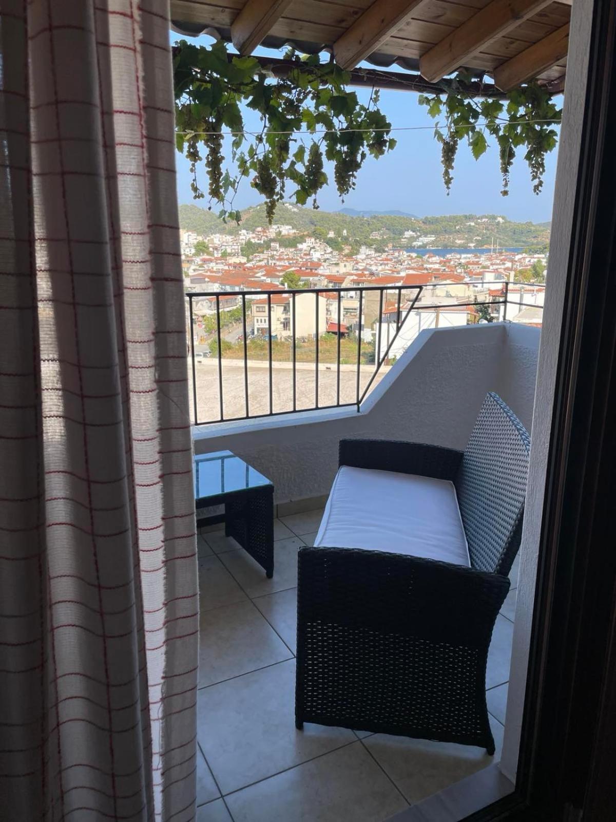 Katerinas Apartmens Skiathos Exterior photo