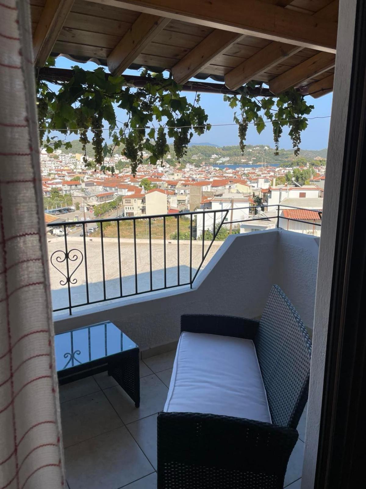 Katerinas Apartmens Skiathos Exterior photo