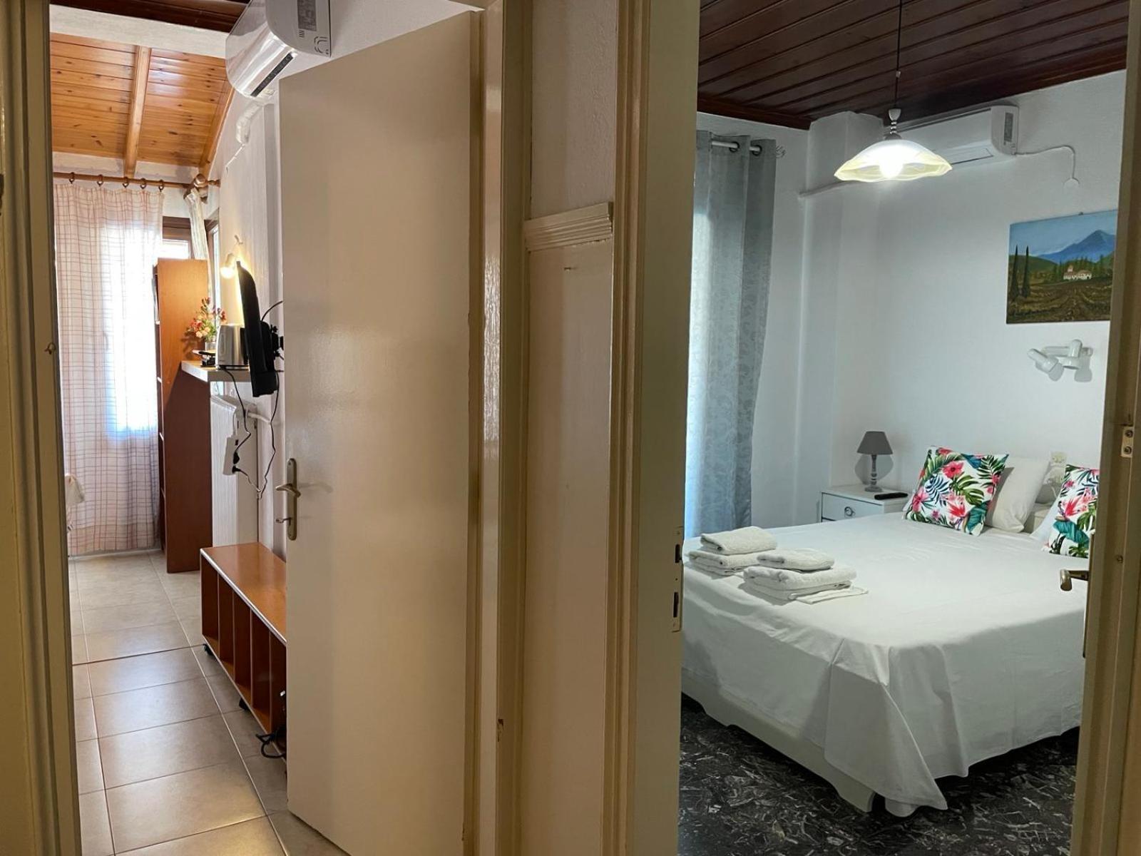 Katerinas Apartmens Skiathos Exterior photo